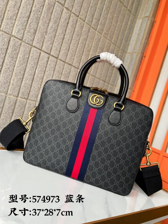 574973   High-end   The new GUCCI Ophidia collection presents a new design briefcase in GG Supreme synthetic canvas, featuring the brand's iconic webbing and double G-shaped hardware. The double handles and detachable sh