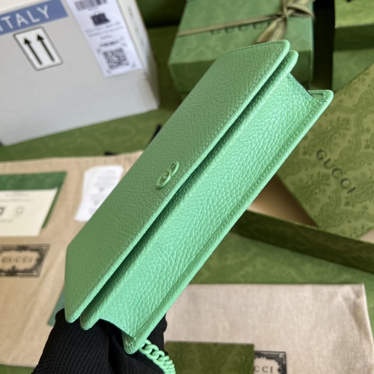 .   Packaged in a full set of original green boxes   This chain strap wallet from the GG Marmont collection revitalizes a design from previous collections and is crafted in a refreshing light green leather, bringing a st