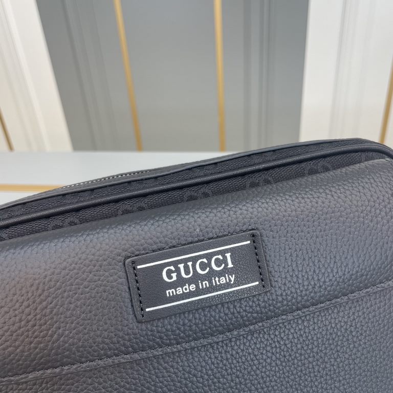 Original single goods [love] Gucci new original single authentic new counter with the same high-end men's casual cross-body bag   workmanship is super refined and elegant. With imported raw materials cowhide counter spec