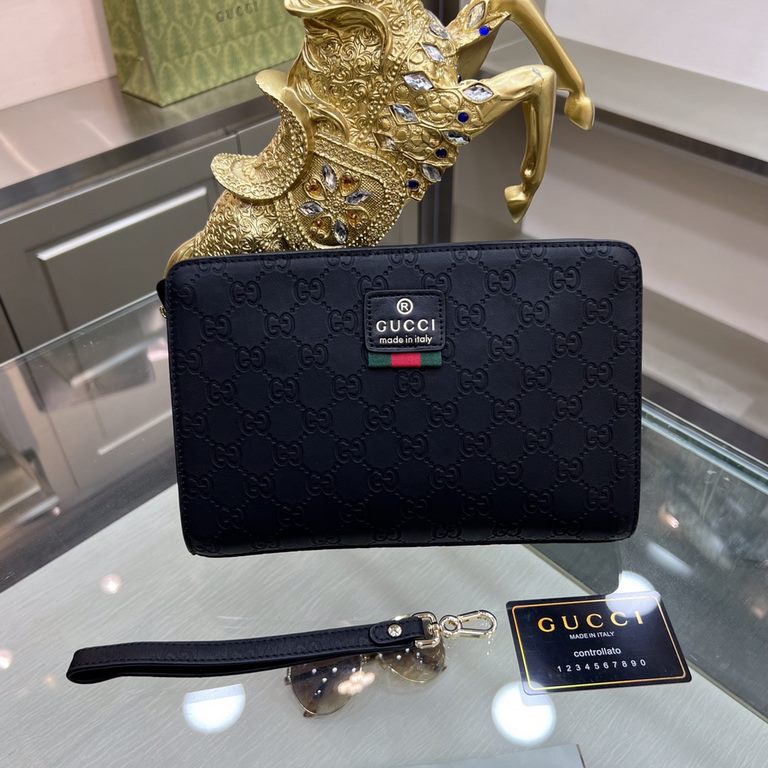 GUCCl (Gucci 66112-7)  Gucci new men's clutch bag, imported head layer cowhide leather, top hardware, with a combination lock, in the handbag series is really the best. Businessmen and trendsetters are applicable to the 