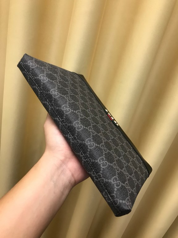 With the box     year (Gucci Gucci   ) handbag G family's latest models, exclusive first,  original version of the quality, fine workmanship, another super models popping models attack! Inside the 6 card slots, a large i