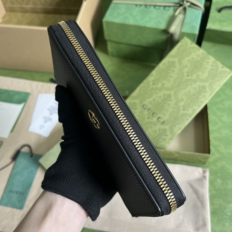 .   Comes with a full set of original green box packaging   GGG Marmont Collection Long Clip. Crafted in classic and durable black leather, this GG Marmont wallet is a classic addition to the Aria - Fashion Aria collecti