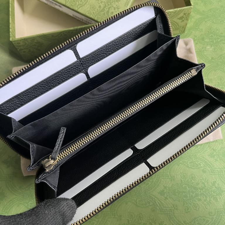 .   Comes with a full set of original green box packaging   GGG Marmont Collection Long Clip. Crafted in classic and durable black leather, this GG Marmont wallet is a classic addition to the Aria - Fashion Aria collecti