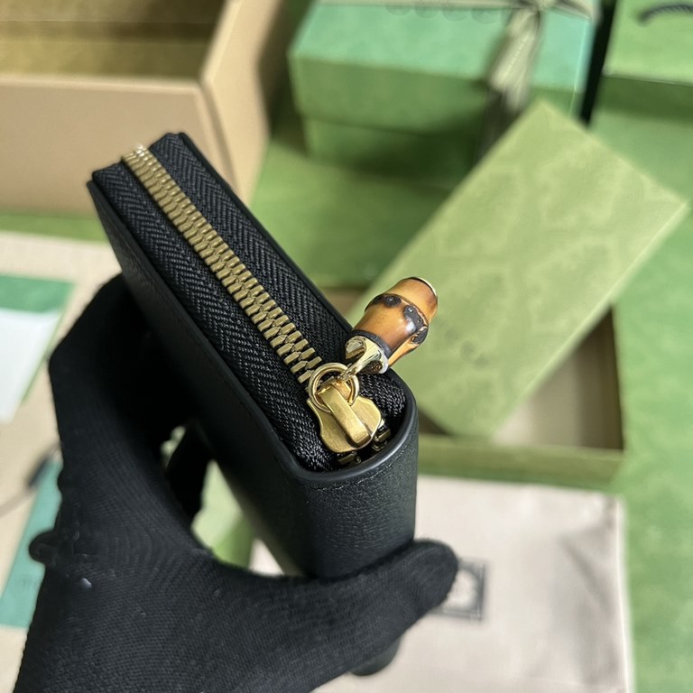 .   Comes with a full set of original green box packaging   GGG Marmont Collection Long Clip. Crafted in classic and durable black leather, this GG Marmont wallet is a classic addition to the Aria - Fashion Aria collecti