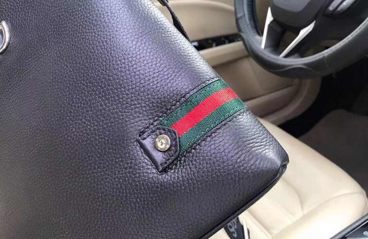 Batch (Model 33028 head layer cowhide crossbody bag) Gucci GUCCI [Delight] 2020 Men's Casual Series      quite broad and smooth generous last design, with superb stitching to outline the leisure of the elegant mood,     