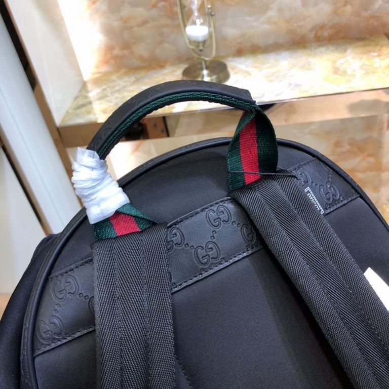 Model85011  Gucci Double G Shoulder Backpack   Explosion     Multi-functional oversized space, original single quality. Made of original single imported first layer Gucci logo cowhide. Built-in iPad compartment,    Custo