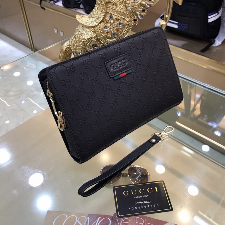 GUCCl (Gucci 8810-7)  Gucci fall and winter new men's clutch bag, imported head layer cowhide, top hardware, with a combination lock, in the handbag series is really the best. Businessmen and trendsetters are applicable 