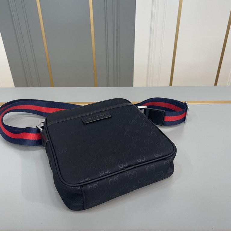 The original official network original single goods [love] Gucci original single authentic new counter with the same high-end men's casual cross-body bag   workmanship is super refined and elegant. Equipped with imported