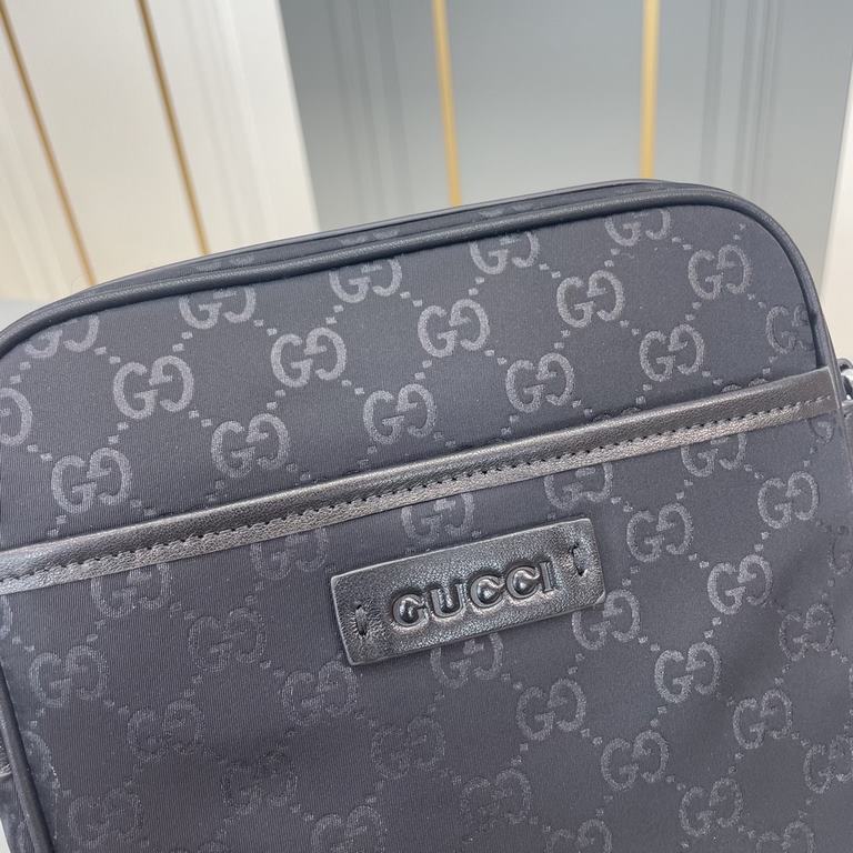 The original official network original single goods [love] Gucci original single authentic new counter with the same high-end men's casual cross-body bag   workmanship is super refined and elegant. Equipped with imported