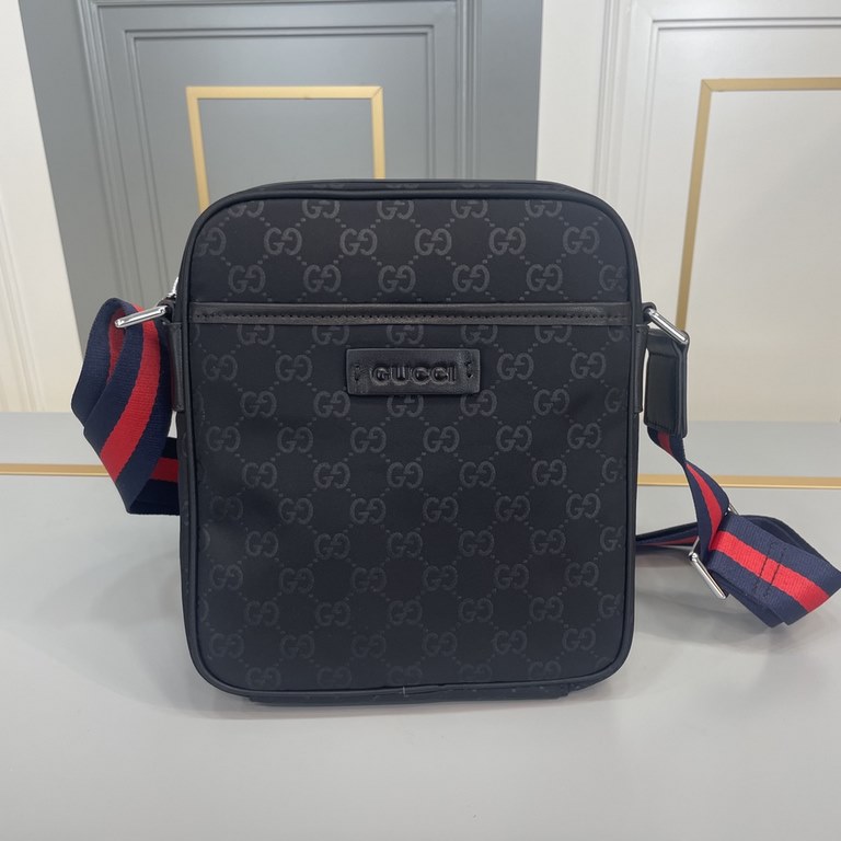 The original official network original single goods [love] Gucci original single authentic new counter with the same high-end men's casual cross-body bag   workmanship is super refined and elegant. Equipped with imported