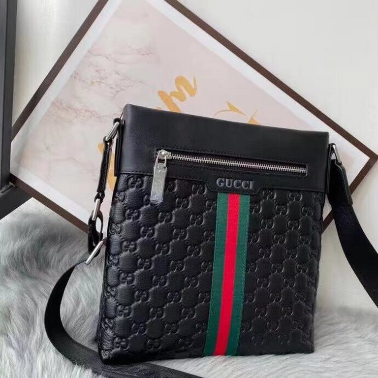 top goods Gucci crossbody bags    classic hot shipping pull, without adding any effect) top imported original cowhide, ultra-high definition hardware logo logo, ultra-comfortable feel soft soft leather, ultra-high-tech p