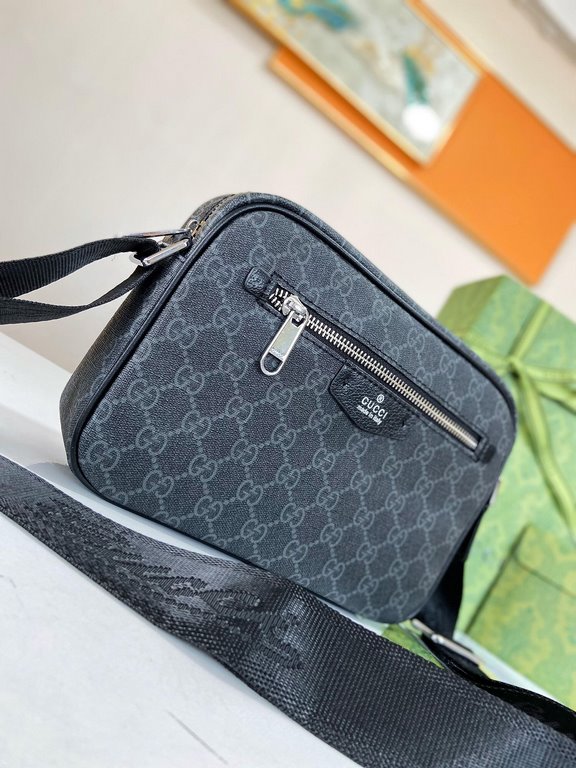 秘秘 Gucci    Counter the latest explosion of men's crossbody bags, heavy money to create a new channel goods   energetic   ideal for men's   the original hardware  LOGO clear and unparalleled   top layer of cowhide   qual