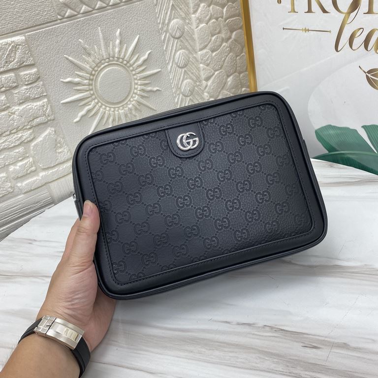 The GG Print Embossed Messenger Bag, a classic travel accessory revisited in a new color palette for the Gucci Love March collection, combines the softness of GG leather with the embossing of the brand's logo on the body