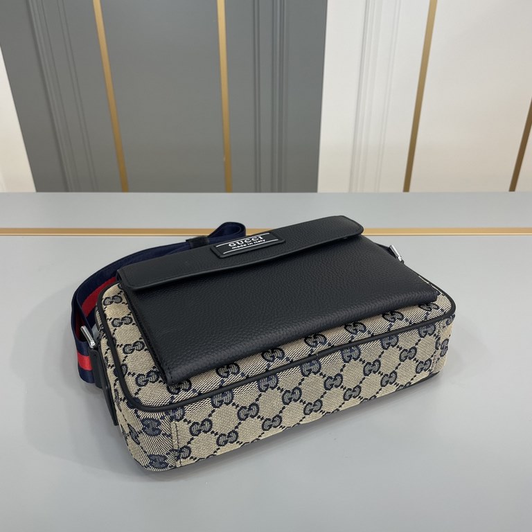 Original single goods [love] Gucci new original single authentic new counter with the same high-end men's casual cross-body bag   workmanship is super refined and elegant. With imported raw materials cowhide counter spec