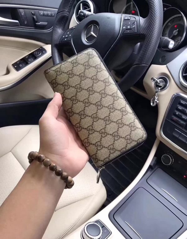 [Original] Gucci GUCCl   [Model] G212116 Small Zipper Wallet [Size] 19-10-2.5 cm [Color] Brown High-end quality [Material] New Year's new   Original imported pvc   Authentic imported YKK logo hardware and zippers   Mater