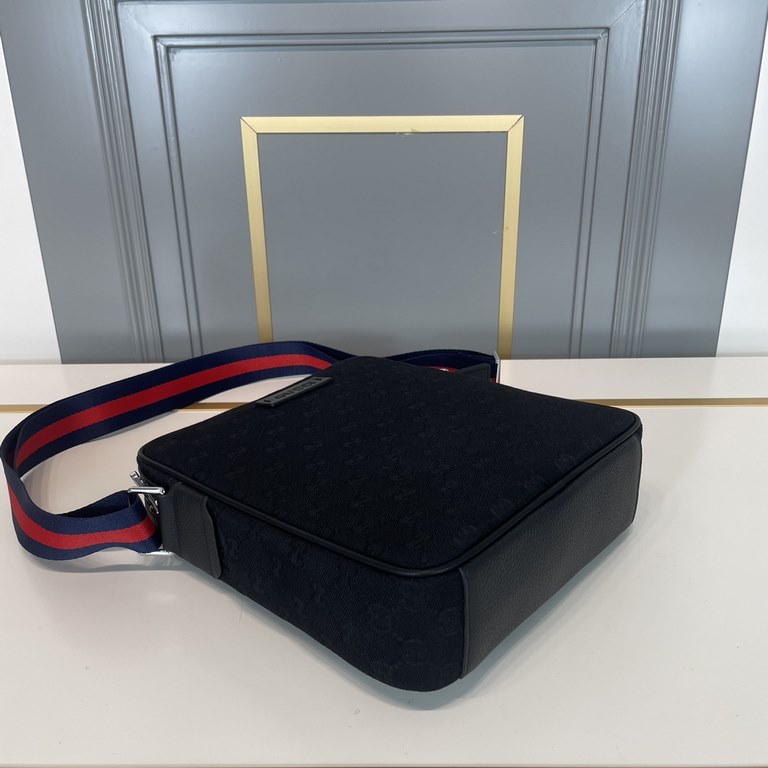 Original single goods [love] Gucci new original single authentic new counter with the same high-end men's casual cross-body bag   workmanship is super refined and elegant. With imported raw materials cowhide counter spec