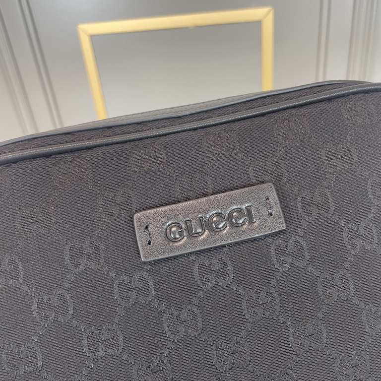 Original single goods [love] Gucci new original single authentic new counter with the same high-end men's casual cross-body bag   workmanship is super refined and elegant. With imported raw materials cowhide counter spec