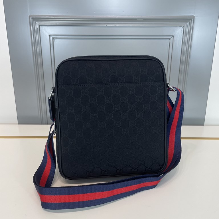 Original single goods [love] Gucci new original single authentic new counter with the same high-end men's casual cross-body bag   workmanship is super refined and elegant. With imported raw materials cowhide counter spec