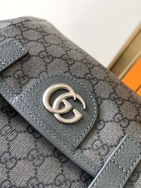 Duffel Bag, 598140 #G The house of G continues to update the color palette by adding more sophisticated shades. The new colorways and color combinations give a fresh take on the brand's iconic pieces for a modern style. 