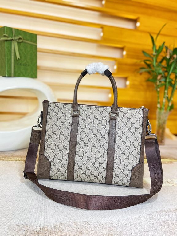 秘 [Gucci Briefcase]     Italian Milan counter new    Imported special fabrics with cowhide  [Strong] Casual Outdoor Backpacks, Calling Counter      Top Original Single Goods  [Strong] That texture is impeccable. Unique i