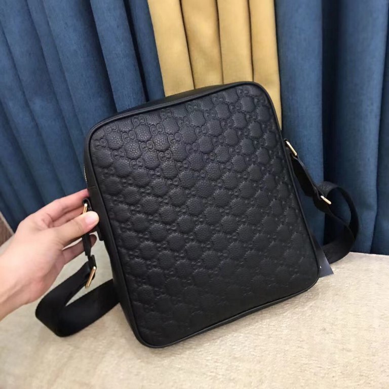 Gucci Crossbody BagModel 38038-2Size 24-28-7Counter new    Heavy hit replica   original leather replica   leather super soft   super large capacity   customized counter original hardware  smooth zipper    perfect craftsm