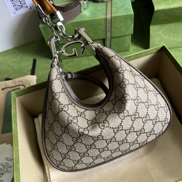 .  With a full set of original green box packaging GG Gucci Attache Series Small Shoulder Backpack The Gucci Love March collection is a refreshed interpretation of the brand's canonical elements, paying homage to the end