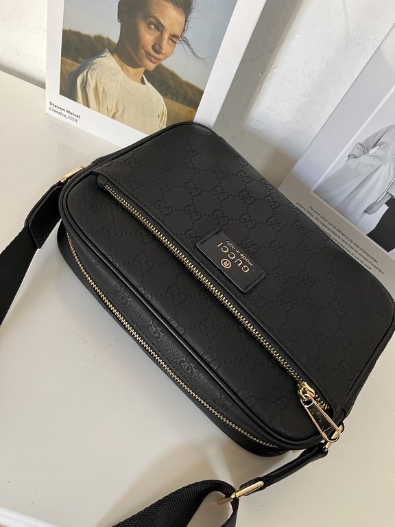 New 2023  Gucci, Gucci   counter synchronization men's crossbody bag     original quality Business style, feel absolutely cow! Imported Taiwan fabric with head layer cowhide Lining with original special lining! Clear LOG