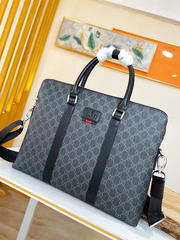 秘 [Gucci Briefcase]     Italian Milan counter new    Imported special fabrics with cowhide  [Strong] Casual Outdoor Backpacks, Calling Counter      Top Original Single Goods  [Strong] That texture is impeccable. Unique i