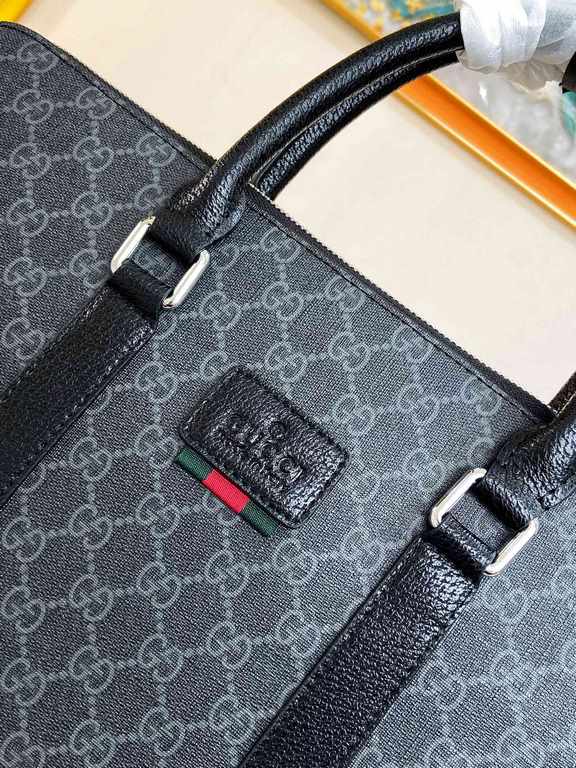 秘 [Gucci Briefcase]     Italian Milan counter new    Imported special fabrics with cowhide  [Strong] Casual Outdoor Backpacks, Calling Counter      Top Original Single Goods  [Strong] That texture is impeccable. Unique i