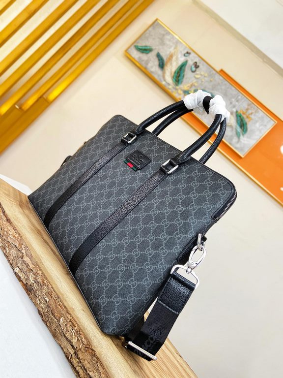 秘 [Gucci Briefcase]     Italian Milan counter new    Imported special fabrics with cowhide  [Strong] Casual Outdoor Backpacks, Calling Counter      Top Original Single Goods  [Strong] That texture is impeccable. Unique i