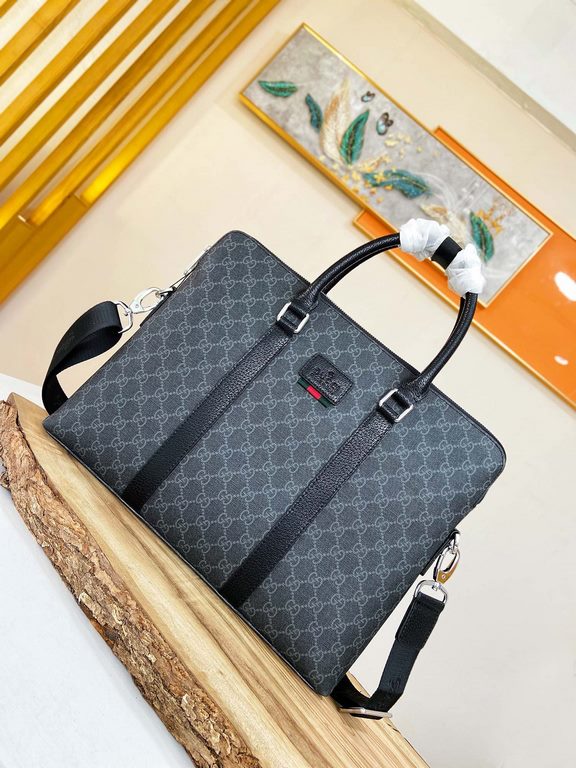 秘 [Gucci Briefcase]     Italian Milan counter new    Imported special fabrics with cowhide  [Strong] Casual Outdoor Backpacks, Calling Counter      Top Original Single Goods  [Strong] That texture is impeccable. Unique i