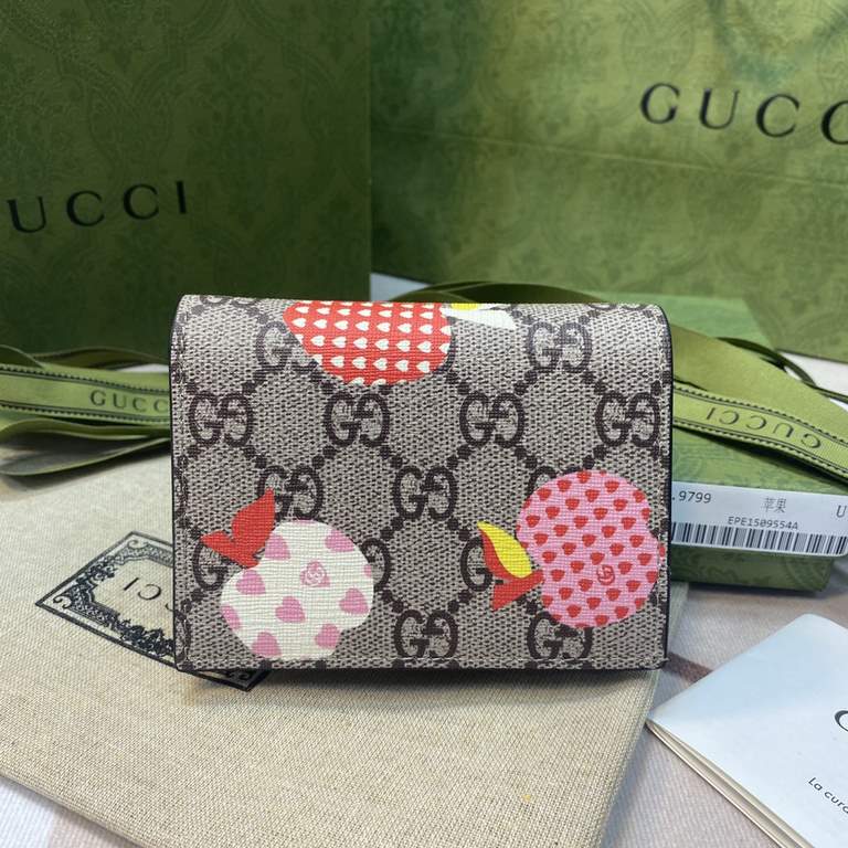 gucci latest     heart-shaped apple! Counter quality, physical real shot! Model No. 663922  Size 11x8.5x3cm