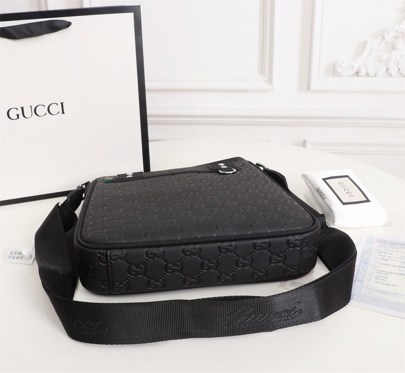 Batch (Model 33086 ~ crossbody bag black) Gucci GUCCI [Delight] men's casual series      quite broad and smooth generous last design, with superb stitching outlines the casual elegance of the mood,      depicts the man's