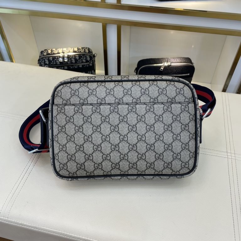 .     The original single official website 8004-3 Gucci original single authentic new counter with the same high-end men's casual cross-body bag   workmanship is super refined and elegant. Leather feel soft and comfortab