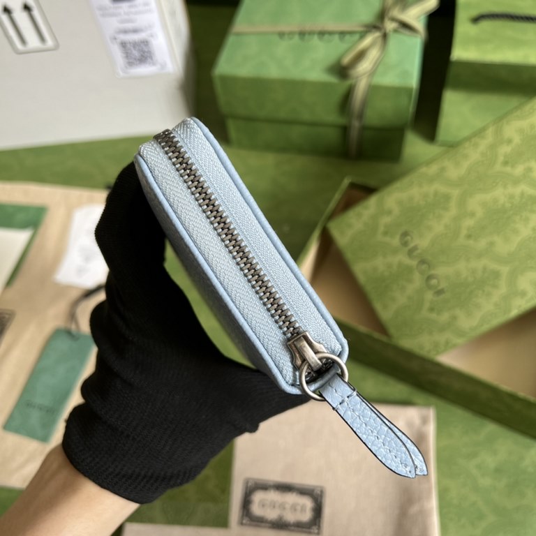 .  With full original green box packaging GG Marmont Zipper Wallet, Dear Alessandro Michele, Each of the beloved designs has a connection to the House's past, which the creative director has brought into the present coll