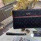 Gucci Gucci   new clutch bag, high-end quality fabrics with imported double G leather, is undoubtedly this season's much sought-after beautiful points! Low-key luxury, feel comfortable, simple and refreshing design more 