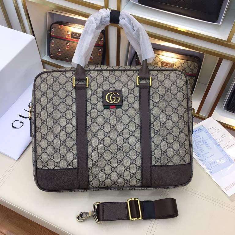 .       Original official website 66557-1 Gucci original single authentic new counter with the same high-end men's casual briefcase   workmanship is super refined and elegant. With imported raw materials cowhide counter 