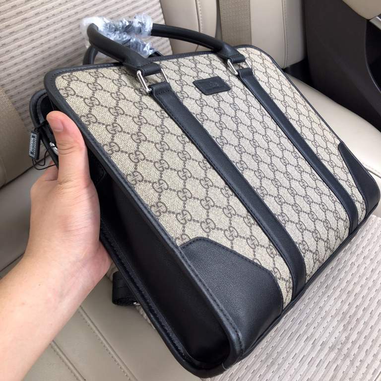 秘 [Gucci 88121-3]    Italian Milan counter new briefcase    Imported special fabrics with cowhide  [Strong] Casual Outdoor Backpacks, Calling Counter    Top Original Single Goods   [Strong] That texture Impeccable, uniqu