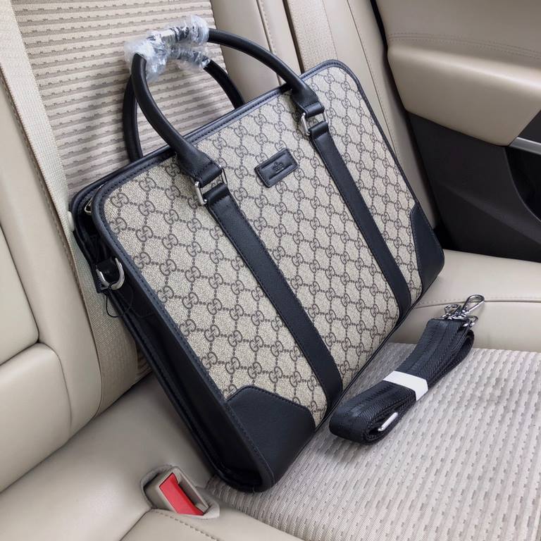 秘 [Gucci 88121-3]    Italian Milan counter new briefcase    Imported special fabrics with cowhide  [Strong] Casual Outdoor Backpacks, Calling Counter    Top Original Single Goods   [Strong] That texture Impeccable, uniqu