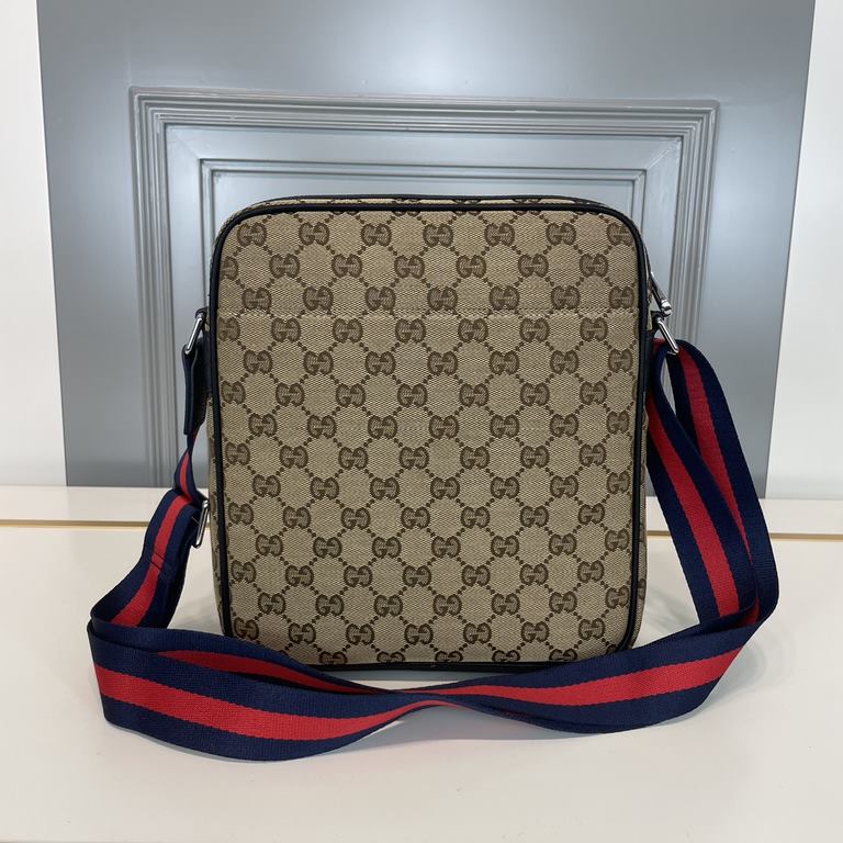 Original single goods [love] Gucci new original single authentic new counter with the same high-end men's casual cross-body bag   workmanship is super refined and elegant. With imported raw materials cowhide counter spec