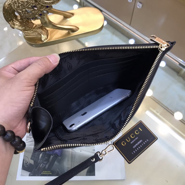 GUCCI Gucci The latest explosion of men's clutch bags, high-end imported double G flower leather leather grain clear leather gloss is excellent, leather feel soft and comfortable    perfect interpretation of the quality 