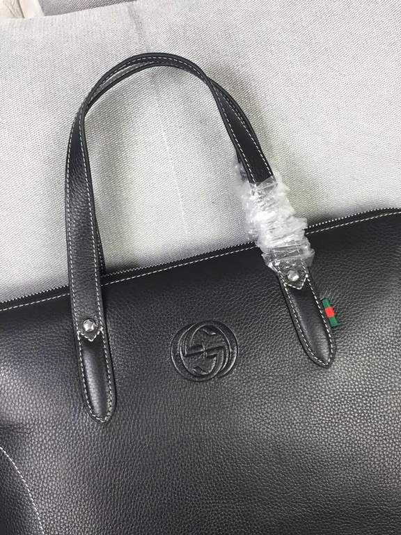 top goods Gucci handbag crossbody bag    classic hot shipping pull, without adding any effect) top imported original cowhide, ultra-high definition hardware logo logo, ultra-comfortable feel soft, ultra-high-tech appliqu