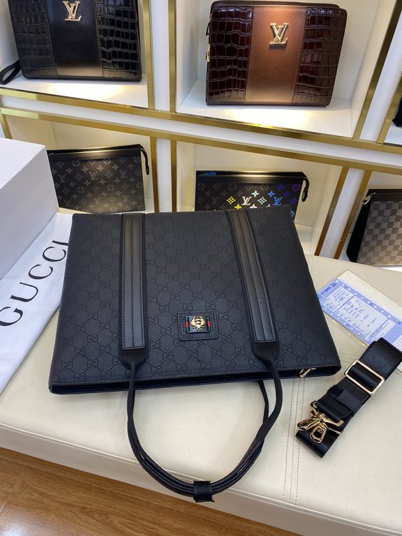 .    Original official website 66323-1 Gucci original single authentic new counter with the same high-end men's casual briefcase   workmanship is super refined and elegant. With imported raw materials cowhide counter spe