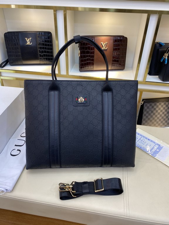 .    Original official website 66323-1 Gucci original single authentic new counter with the same high-end men's casual briefcase   workmanship is super refined and elegant. With imported raw materials cowhide counter spe