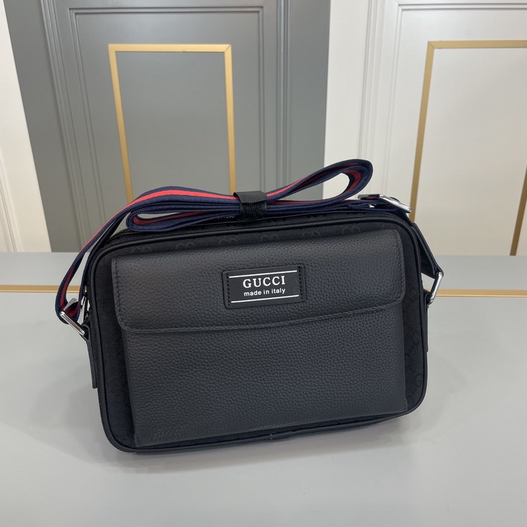 Original single goods [love] Gucci new original single authentic new counter with the same high-end men's casual cross-body bag   workmanship is super refined and elegant. With imported raw materials cowhide counter spec