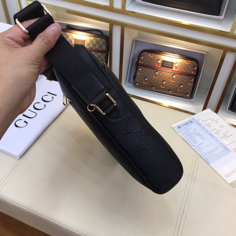 Original single goods [love] Gucci original single authentic new counter with the same high-end men's casual cross-body bag   workmanship is super refined and elegant. With imported raw materials cowhide counter special 