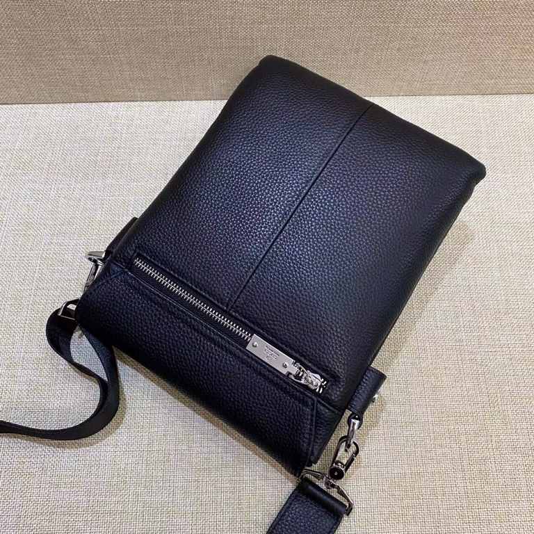 Waiting for a long time finally arrived! G family original Italian    crossbody bag this year to create a new channel goods   Energetic business   men's ideal choice    LOGO clear and incomparable   top imported cowhide!