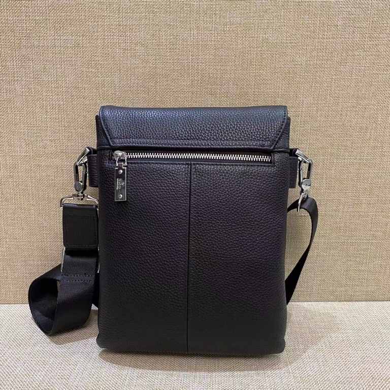 Waiting for a long time finally arrived! G family original Italian    crossbody bag this year to create a new channel goods   Energetic business   men's ideal choice    LOGO clear and incomparable   top imported cowhide!