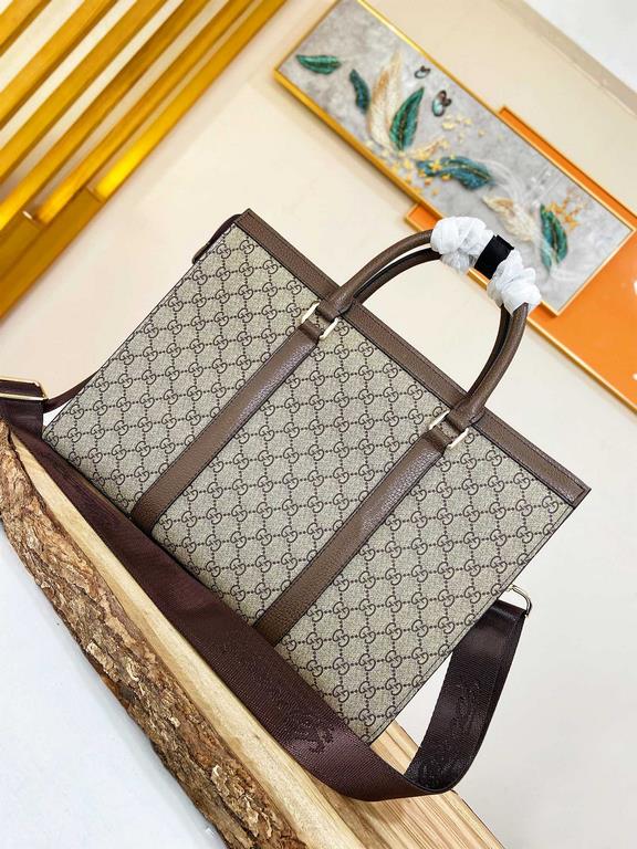 秘 [Gucci Briefcase]     Italian Milan counter new    Imported special fabrics with cowhide  [Strong] Casual Outdoor Backpacks, Calling Counter      Top Original Single Goods  [Strong] That texture is impeccable. Unique i