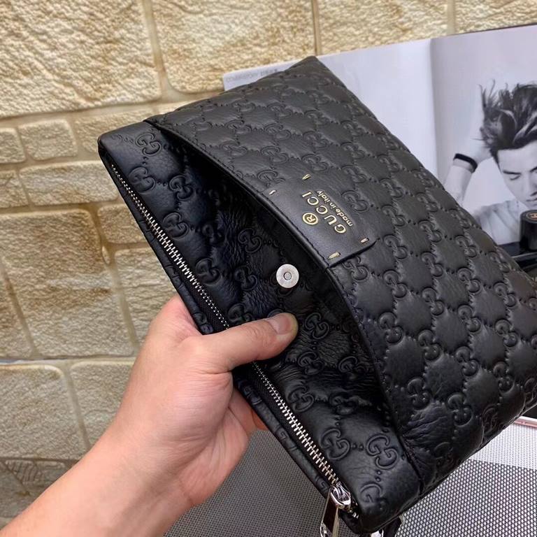 Batch ~ new genuine (Model 8089) Gucci GUCCI counter hot models! Top original quality   , genuine purchased to beat the version! The use of imported head wrestling grain cowhide    imported high-grade hardware  , perfect